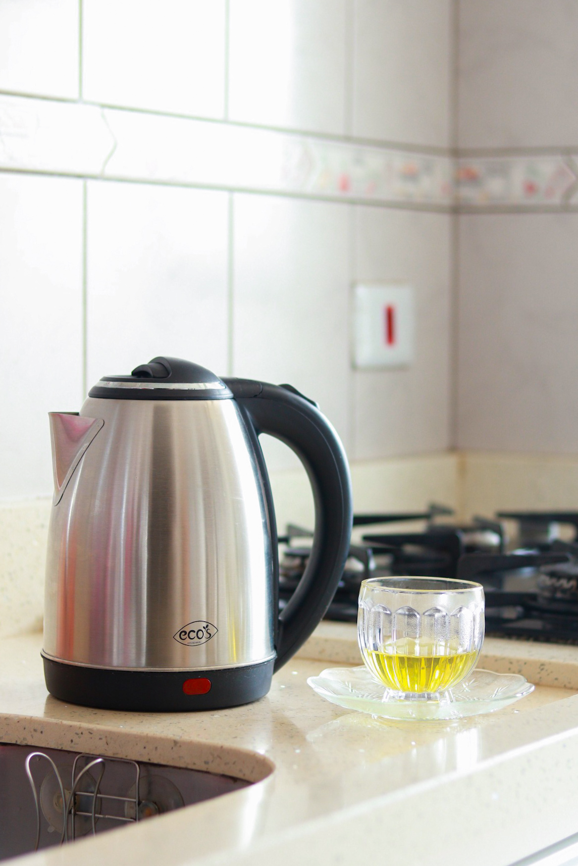 Facilite sua rotina com a chaleira elétrica.